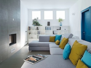 Fireplace, DVD player