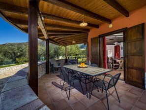 Villa | Dining