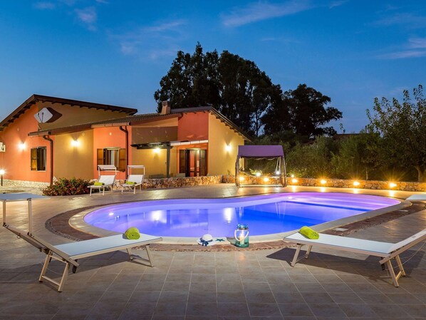 Villa | Piscina | Piscina coperta, piscina all'aperto