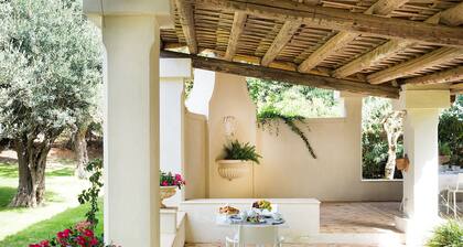 Elegant Villa With Pool and Garden