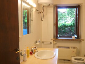 Bathroom - Grand Holiday Home in Tuscany by the Sea (Orbetello)