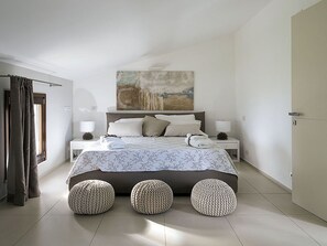 3 bedrooms, individually furnished, iron/ironing board, bed sheets - Elegant House in Cefalù, Near the Sea With Stunning Views and Garden! (Cefalù)