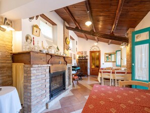 Dining - Holiday Home in Guardavalle by River (Stilo)