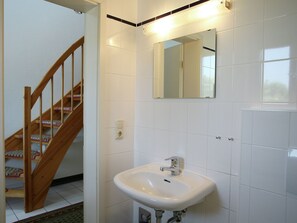 Bathroom - Spacious Holiday Home With Terrace in Dierhagen Strand (Ostseebad Dierhagen)