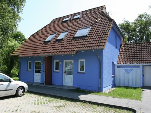 Spacious Holiday Home With Terrace in Dierhagen Strand