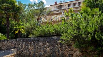 Apartment | Exterior