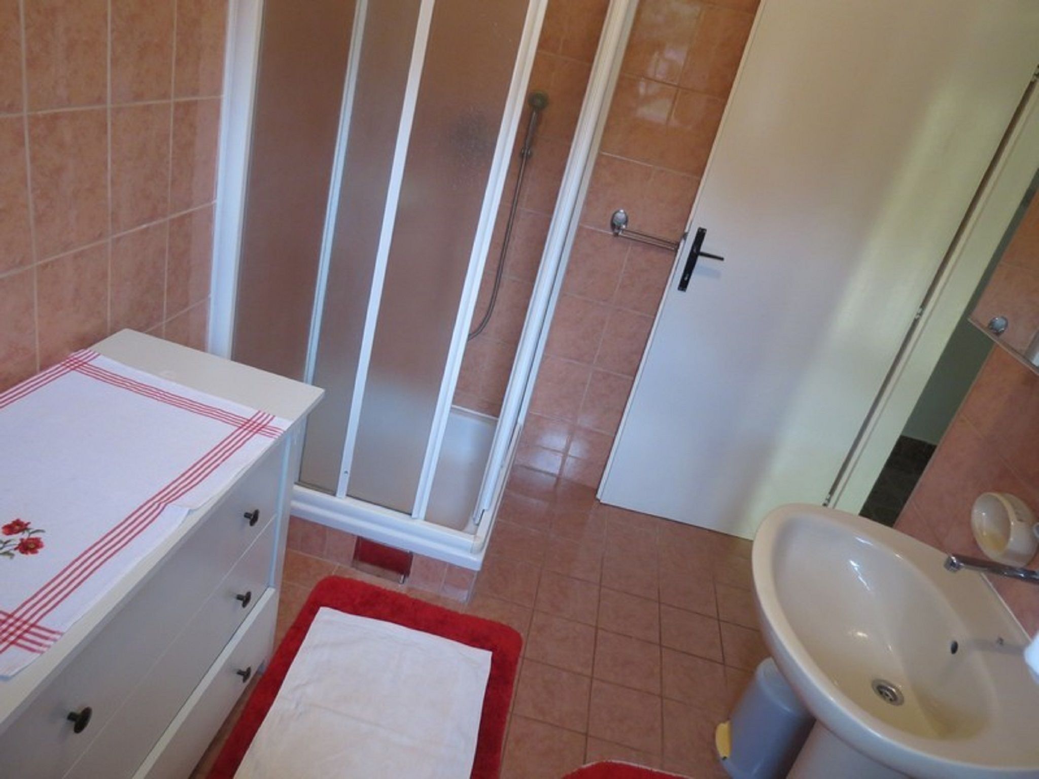 Apartment | Bathroom | Shower, towels