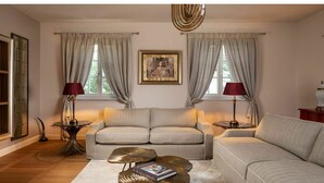 Unclassified image, 4 of 33, button - Affluent Villa in Vabriga With Artistic Interiors & Pool (Tar-Vabriga)