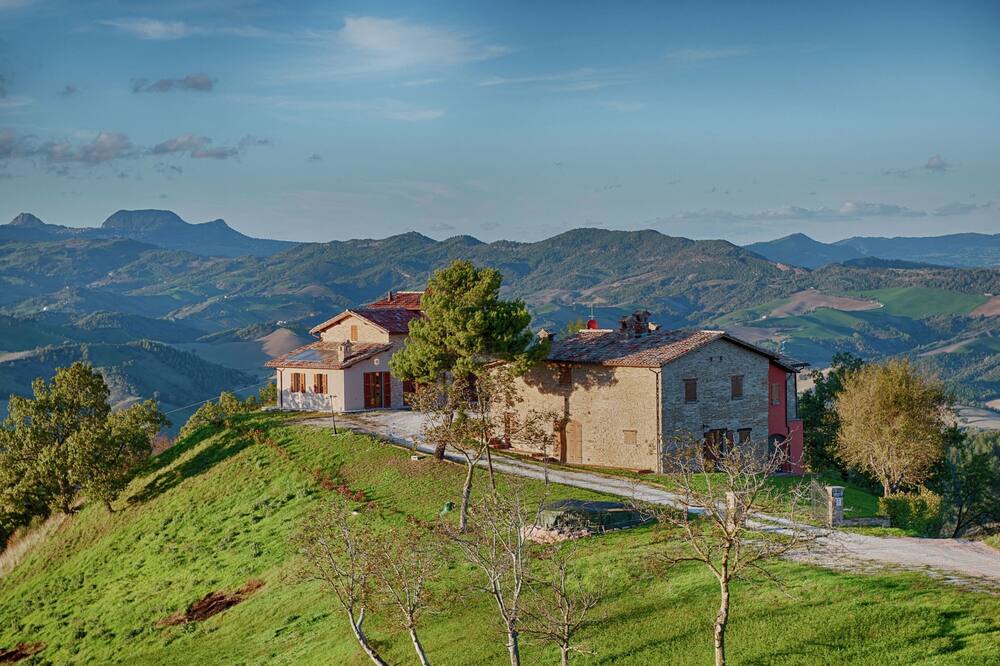 Apartment in Sant'angelo Near Medieval Town - Montefiorentino