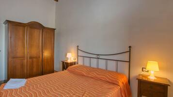 Casa | 2 habitaciones, muebles diferentes y ropa de cama