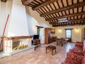 House | Living area - Apartment in Sant'angelo Near Medieval Town (Sant'Angelo in Vado)