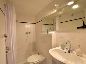 Apartment | Badezimmer | Dusche, Haartrockner