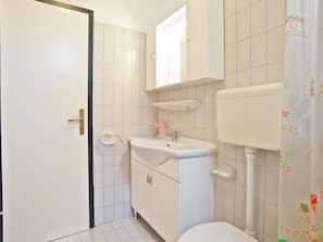Apartment | Badezimmer | Dusche, Handtücher
