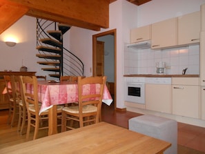 Dining - A Cottage Rich in History in Macon (Momignies)
