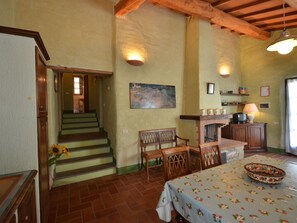 House | Living room - Quaint Holiday Home in Arcidosso With Swimming Pool (Arcidosso)