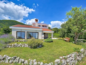 Exterior - Modern Villa in Icici with Swimming Pool & Hot Tub (Opatija)