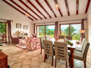 Dining - Modern Villa in Icici with Swimming Pool & Hot Tub (Opatija)