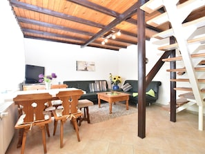 Living room - Comfortable Apartment in Steffenshagen With Garden (Steffenshagen)