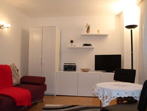 Living area - Apartment in Kroepelin Near Baltic Sea (Kroepelin)