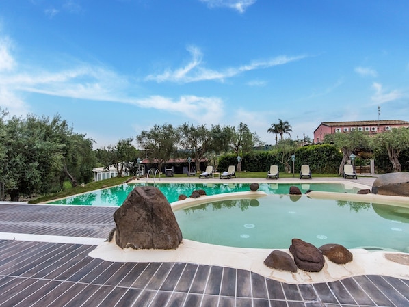 House | Pool