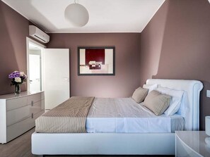 Casa | 2 habitaciones, escritorio y wifi 