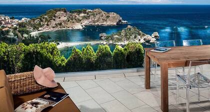 Exclusive Residence With Pool, Breathtaking Views on Taormina and on the sea