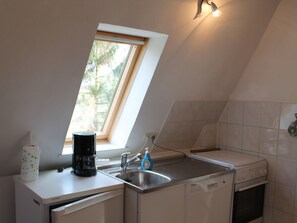 Apartment | Private kitchen | Highchair - Schone Zweizimmer-ferienwohnung mit Pool im Garten (Testorf-Steinfort)