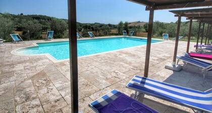 Cottage in Asciano With Pool and Terrace