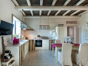 Villa | Private kitchen - Belvilla by OYO La Pigna Bianca (Misiliscemi)