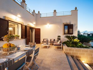 Villa | Dining - Belvilla by OYO La Pigna Bianca (Misiliscemi)