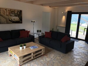 House | Living room