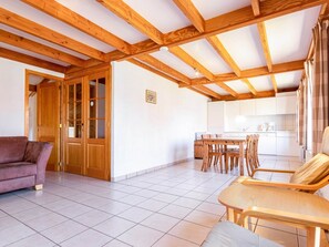 Living room - Cozy Holiday Home in De Haan near Sea Beach (De Haan)