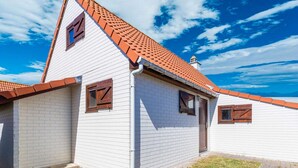 Unclassified image, 2 of 25, button - Cozy Holiday Home in De Haan near Sea Beach (De Haan)