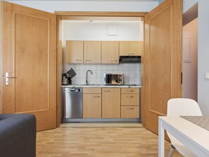 Fridge, microwave, dishwasher, coffee/tea maker - Appealing Apartment in Ostseebad Kühlungsborn near Sea Beach (Kuehlungsborn)