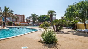Outdoor pool - Captivating Mobile Home in Canet-en-roussillon With Pool (Canet-en-Roussillon)