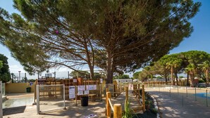Exterior - Captivating Mobile Home in Canet-en-roussillon With Pool (Canet-en-Roussillon)
