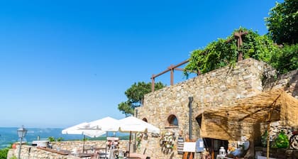 Cozy 2-bedroom Apartment