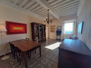 Living room - Cozy 2-bedroom Apartment (Castelnuovo di Val di Cecina)