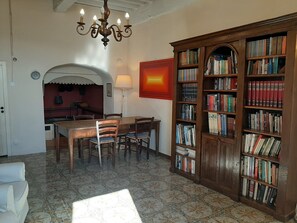 Living room - Cozy 2-bedroom Apartment (Castelnuovo di Val di Cecina)