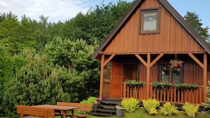 Exterior - A Holiday Home With a View of Wilkasy Lake. Living Room, 2 Bedrooms, Barbecue (Gizycko)