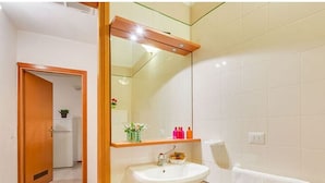 Een douche, handdoeken
