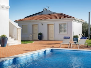 Outdoor pool - Classicly Constructed Villa in Vabriga With Pool (Tar-Vabriga)