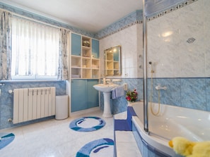 Villa | Bathroom | Shower