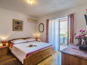 Villa | 4 bedrooms, individually furnished, iron/ironing board