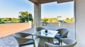 Unclassified image, 2 of 23, button - Alluring Apartment in Vir near Sea Beach (Vir)
