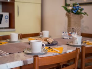 House | Dining - Belvilla by OYO Holiday Home in Rosolina (Rosolina)