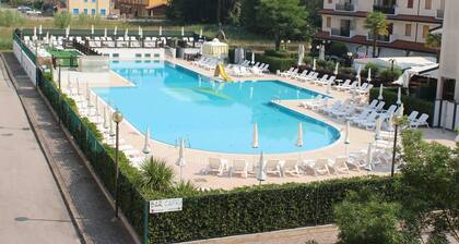 Cozy Holiday Home in Rosolina near Sea Beach