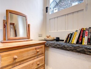 House - A Spacious Holiday Home in the Beautiful Cumbria Countryside, With Private Parking (Ambleside)