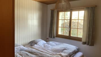 Apartemen | 2 kamar tidur dan dilengkapi dengan perabotan berbeda-beda
