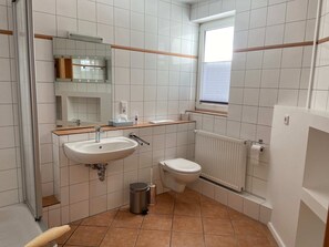 Apartment | Bathroom